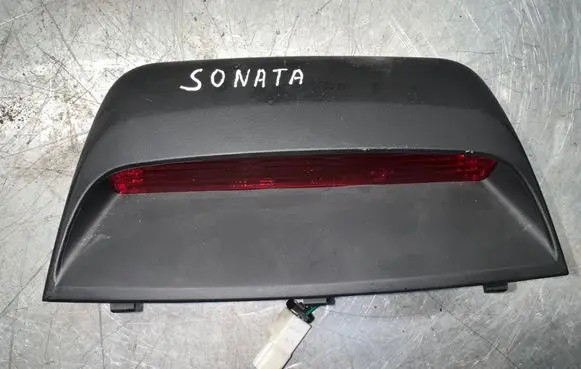 Hyundai Sonata Third/center stoplight