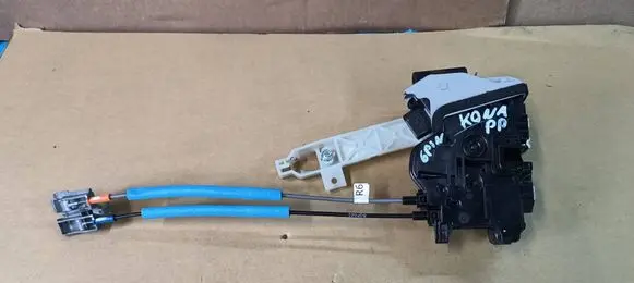 Hyundai Kona I Front door lock 81320J9530