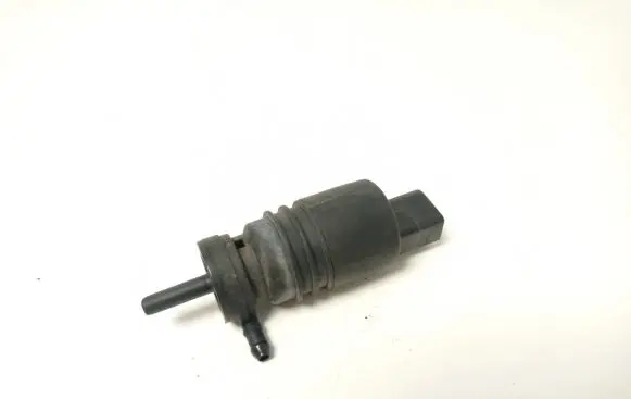 Mercedes-Benz CLS C219 Windscreen/windshield washer pump A2218690121