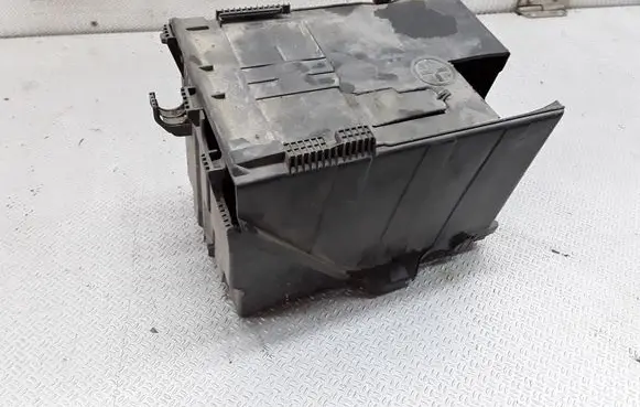 Battery box tray