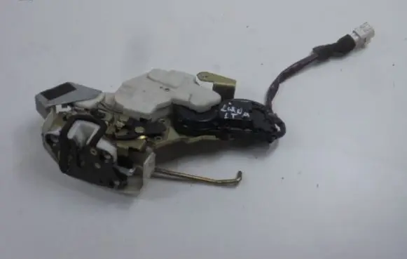 Suzuki Liana Rear door lock