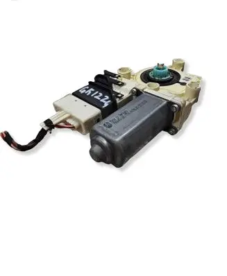 Skoda Octavia Mk1 (1U) Rear door window regulator motor 1K0959703E