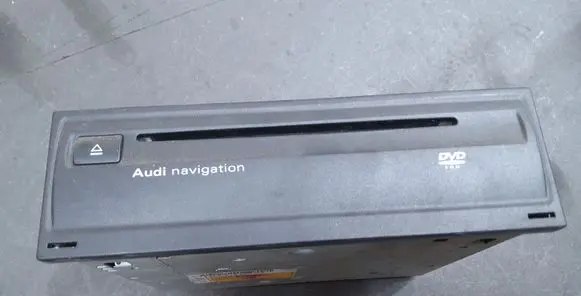 Audi A8 S8 D3 4E Radio/CD/DVD/GPS head unit 4E0910887DX 4E0910887D
