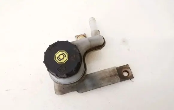 Brake fluid reservoir