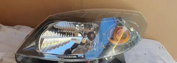 Dacia Sandero Headlight/headlamp 260602914R