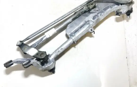 Honda CR-V Front wiper linkage and motor