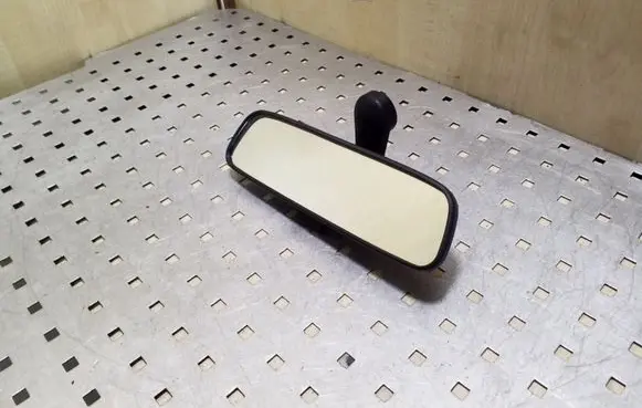 Subaru Outback Rear view mirror (interior) E13010836