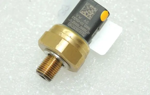 Cupra Leon Oil pressure sensor 04C906060C