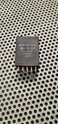 Mercedes-Benz Vito Viano W638 Glow plug pre-heat relay 0015402045 51219004