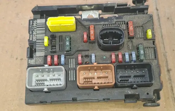 Peugeot 207 BSM Control unit 9661708280 911923013