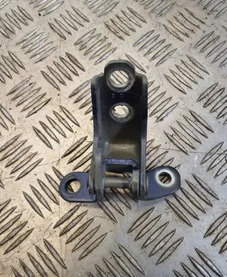 Honda CR-V Front door upper hinge