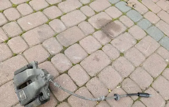 Opel Crossland X Front brake caliper 9829340980