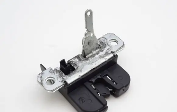 Volkswagen Golf IV Tailgate/trunk/boot lock/catch/latch 