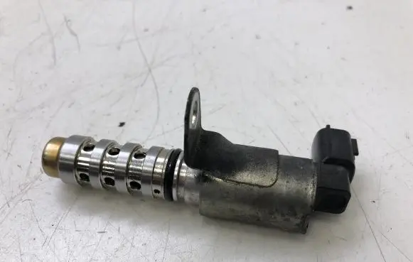 Nissan Juke I F15 Camshaft vanos timing valve DJ344A06