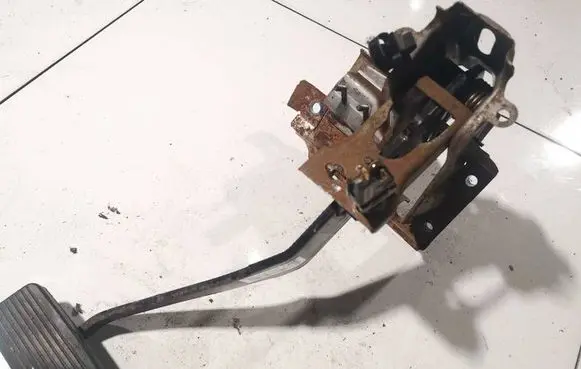 Mazda 323 Clutch pedal 