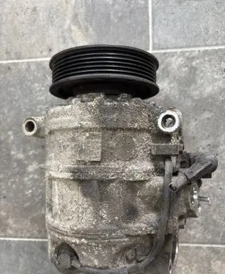 Audi Q7 4L A/C compressor mount bracket 