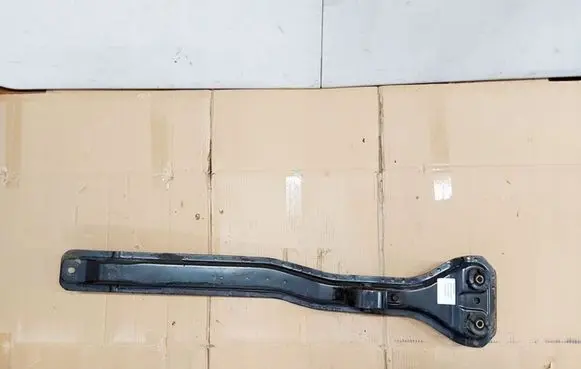 Mitsubishi Endeavor Engine mounting bracket