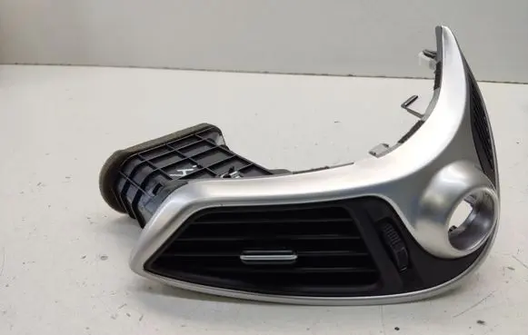 Hyundai ix35 Dash center air vent grill 974202S950 974202S900