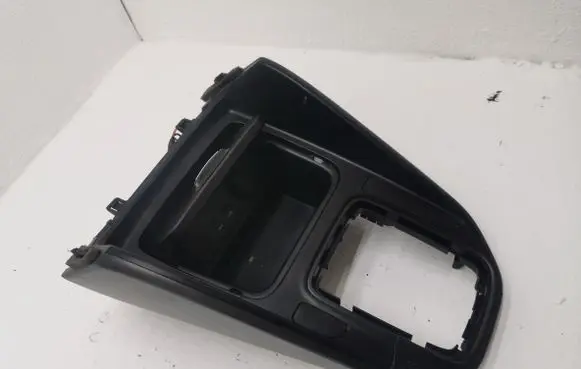 KIA Carens IV Center console 