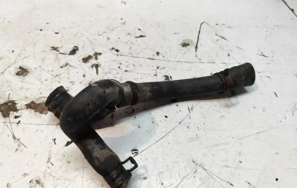 Volkswagen Golf III Engine coolant pipe/hose
