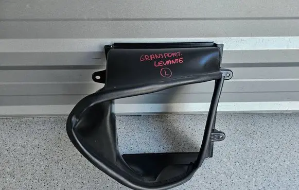 Maserati Levante Intercooler air channel guide 670103769
