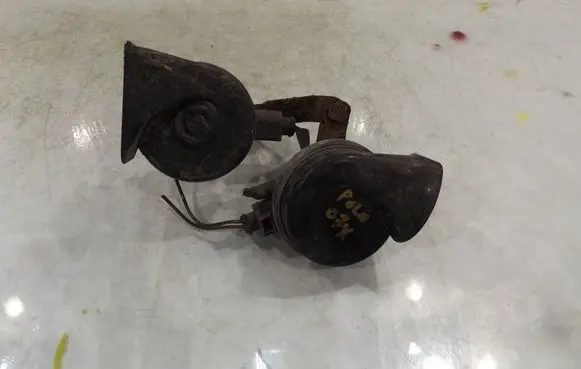 Volkswagen Polo IV 9N3 Horn signal