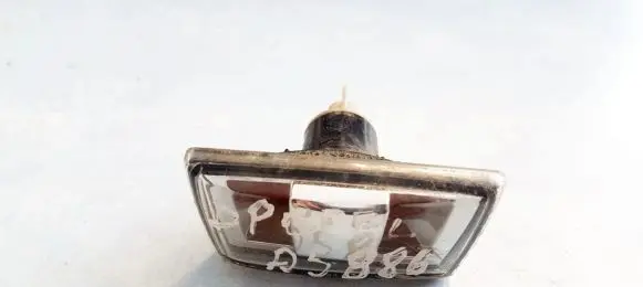 Opel Astra H Front fender indicator light 13228580