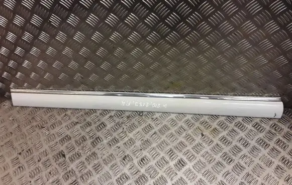 Mercedes-Benz E W210 Front door trim (molding) A2106900362 2106900362
