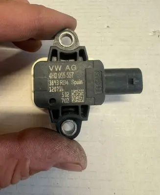 Audi A8 S8 D4 4H Airbag deployment crash/impact sensor 4H0955557