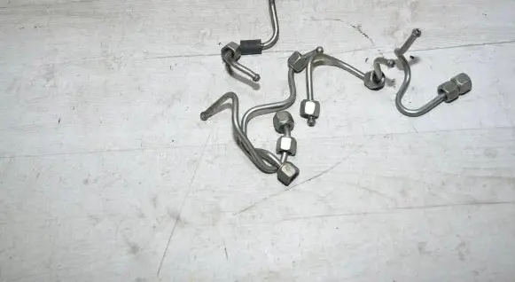 Mercedes-Benz A W176 Fuel injector supply line/pipe 
