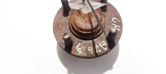 Mitsubishi Carisma Rear wheel hub