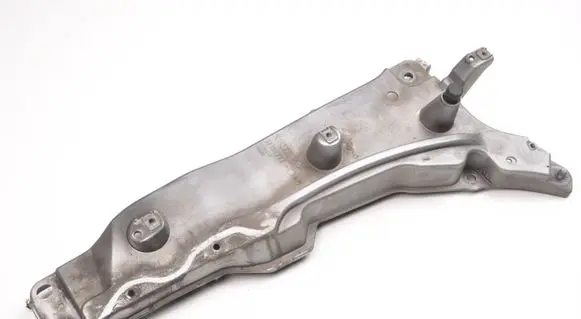 Volvo XC90 Fender mounting bracket 31391777