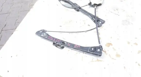 Seat Toledo IV (NH) Front door window regulator with motor