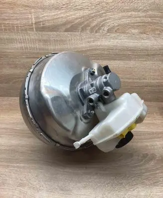BMW 5 G30 G31 Brake booster 6871185 132640