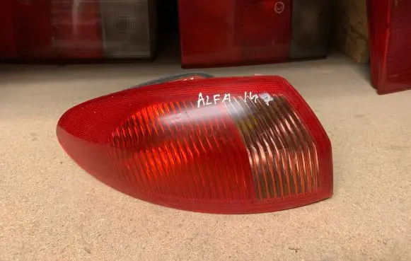 Alfa Romeo 147 Rear/tail lights 46556349