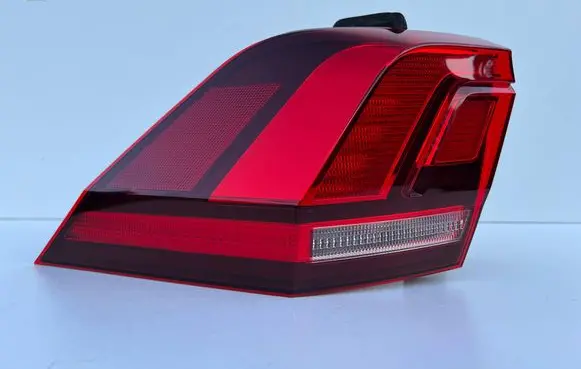 Volkswagen Tiguan Rear/tail lights 5NA945095D 2SD01251901