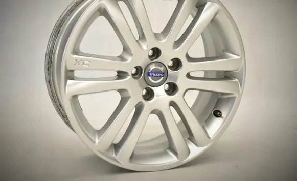 Volvo XC90 R18 alloy rim A2124012302