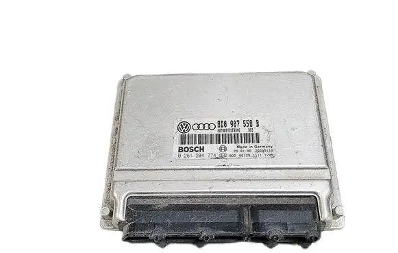 Volkswagen Golf V Engine control unit/module 8D0907558B