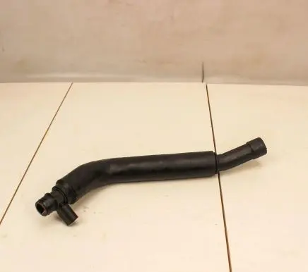 Mercedes-Benz Sprinter W906 Breather hose/pipe A6510100882