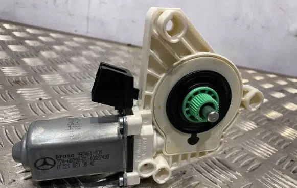 Mercedes-Benz S W221 Front door window regulator motor A2218202842