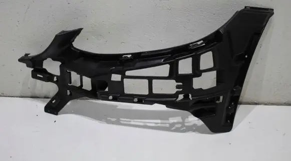 Mercedes-Benz C W205 Front bumper mounting bracket A2058850565
