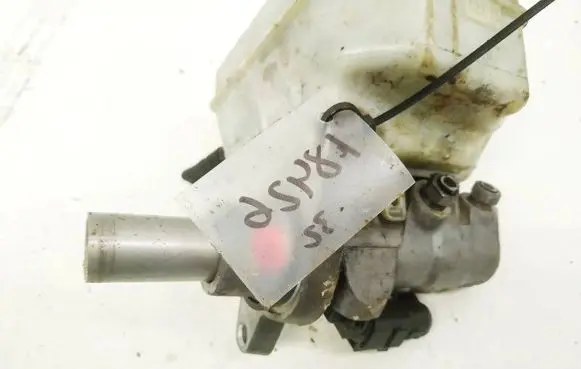 Master brake cylinder