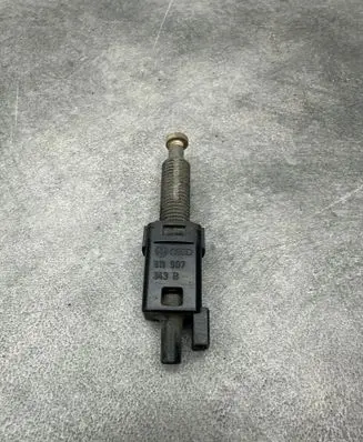 Volkswagen Sharan Clutch pedal sensor 811907343 343B