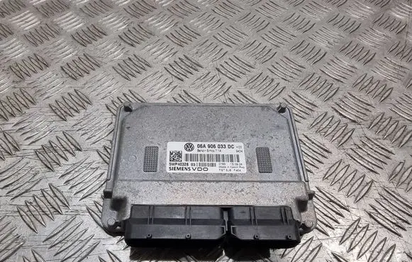 Volkswagen Golf Plus Engine control unit/module 06A906033DC 5WP40328