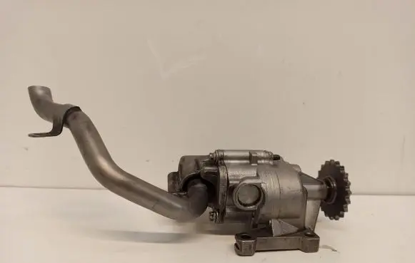 Mercedes-Benz E W211 Oil pump A6461810047