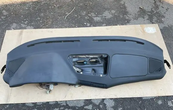 BMW 5 E34 Dashboard 64228126846 64228126845 64228126843