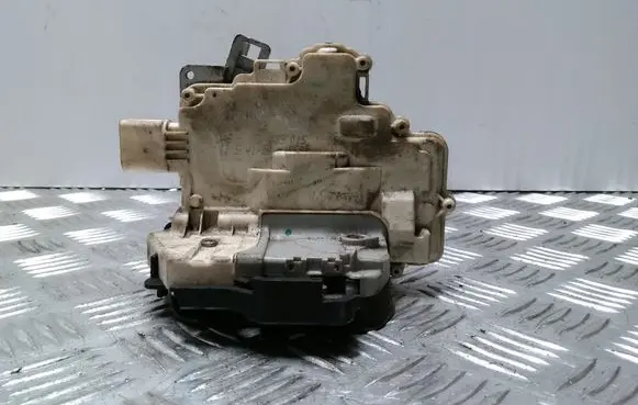 Audi A3 S3 8P Rear door lock 4F0839015