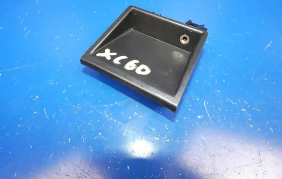 Volvo XC60 AUX in-socket connector 