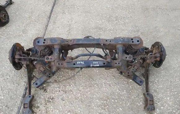 Toyota RAV 4 (XA40) Rear axle beam 
