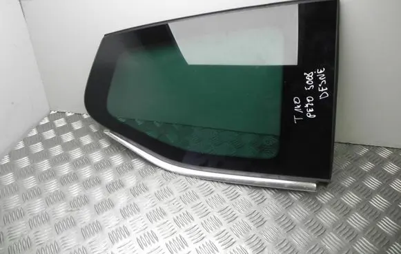 Peugeot 5008 Front door vent window glass four-door 43R002092 I11891